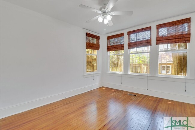 Building Photo - 11 E 34th St