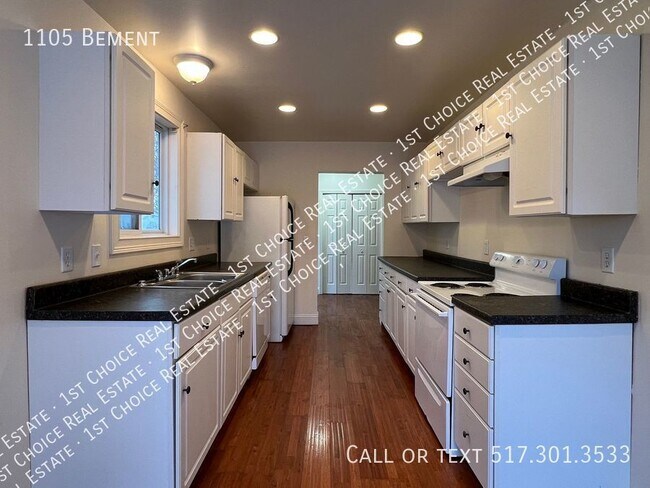 Building Photo - 1105 Bement-