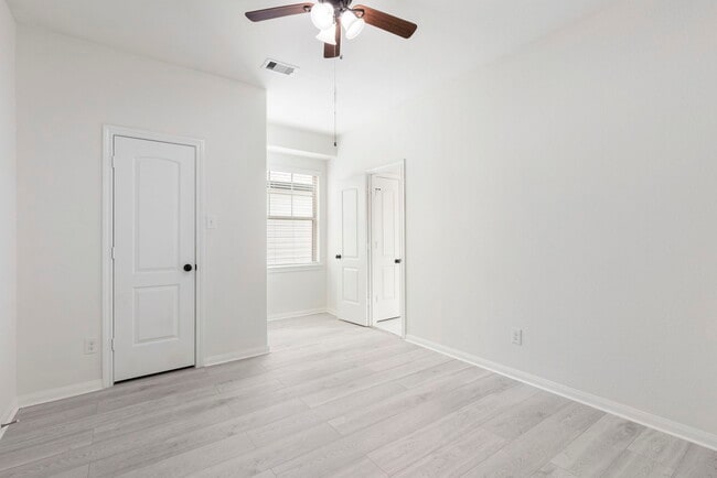 Secondary Bedroom - 14 Cheswood Manor Dr