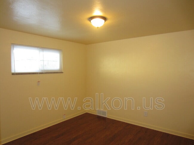 Building Photo - 4785 Yew St