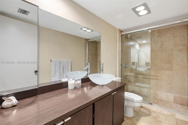 Building Photo - 1915 Brickell Ave