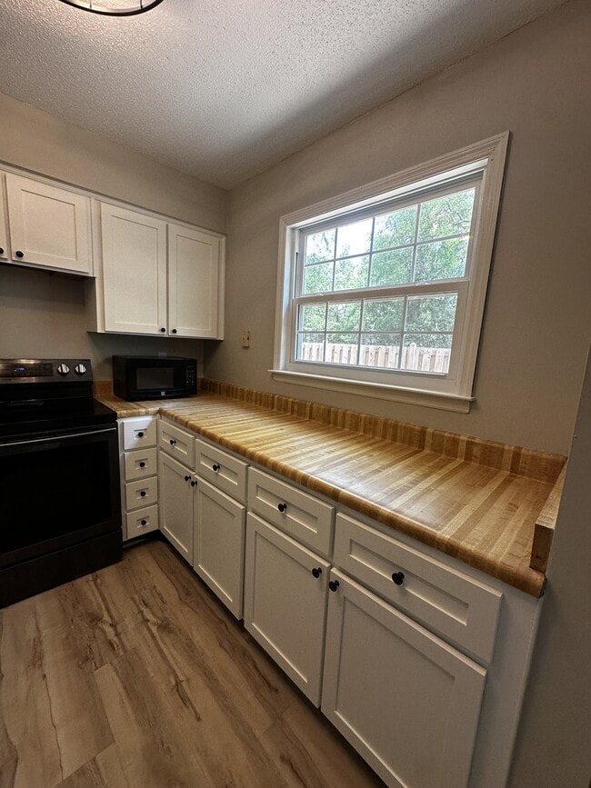 Building Photo - 38 Helmsman Ct