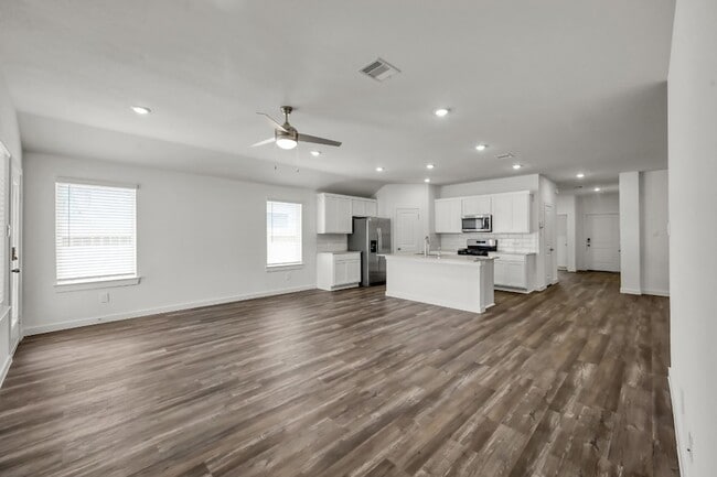 Building Photo - 647 Delicate Arch Dr