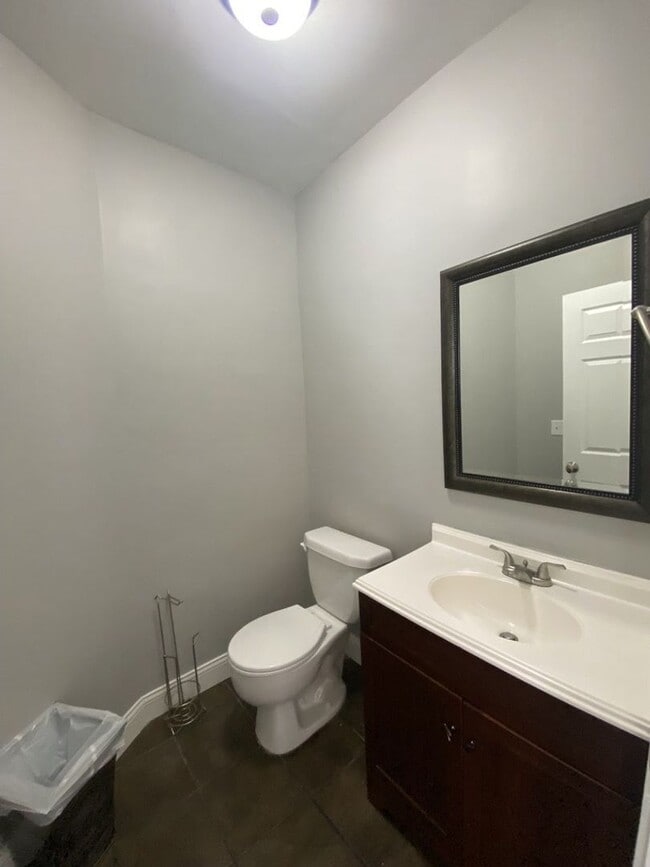 Building Photo - 6 Bed/2.5 Bath Mins. From UC $750/pp ($4,5...