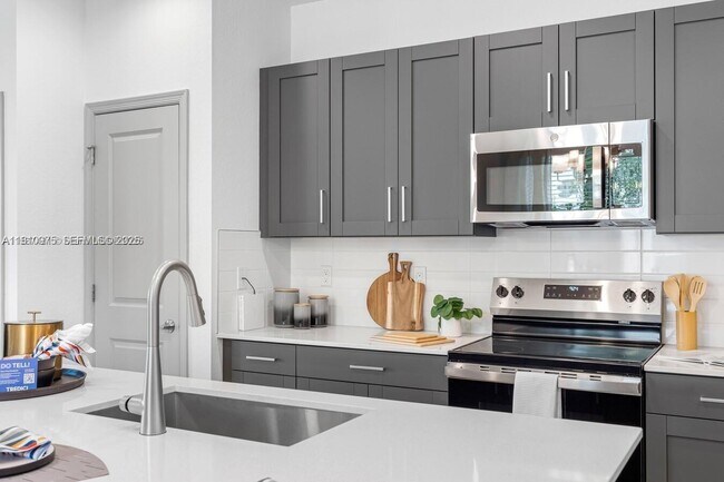 Building Photo - 13138 SW Valletta Wy