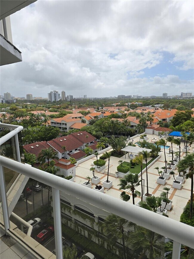 Building Photo - 3610 Yacht Club Dr