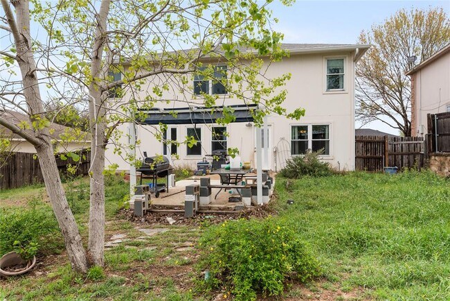 Building Photo - 1329 Amberwood Loop