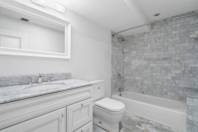 Building Photo - 46 Follen St