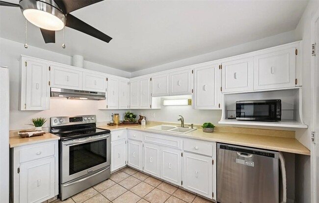 Building Photo - 6781 Quay Ct