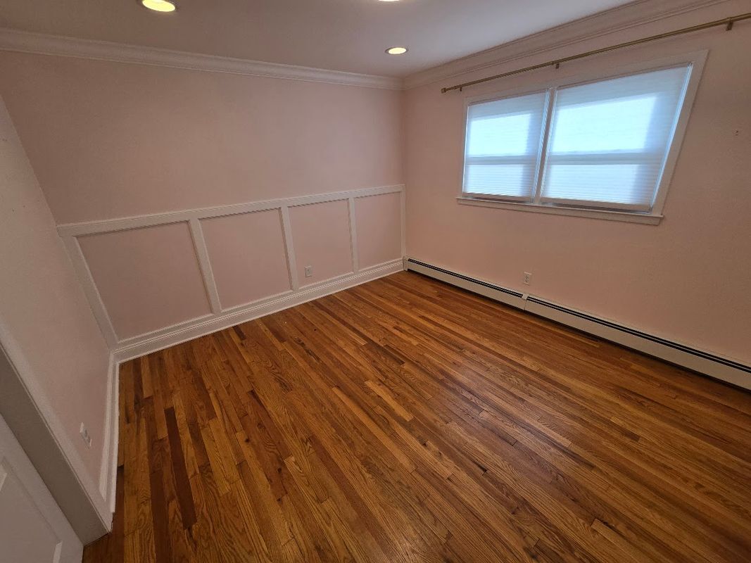 Building Photo - 318 E 54th St