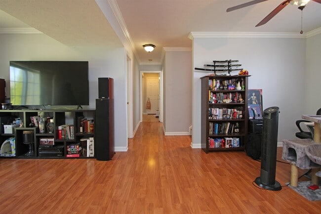 Building Photo - 1340 Stonechris Dr