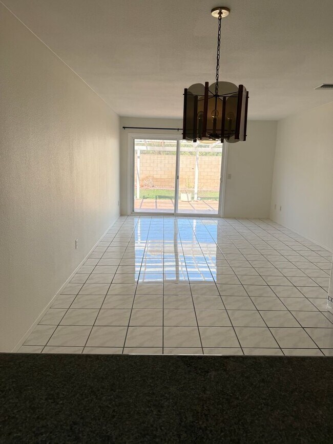 Building Photo - 3724 Valle Vista Dr