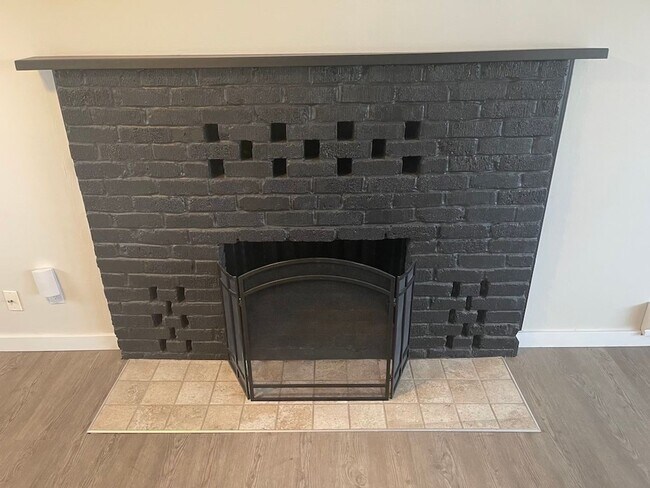 Building Photo - ? Move-In Special – $750 Off 1st Month’s R...