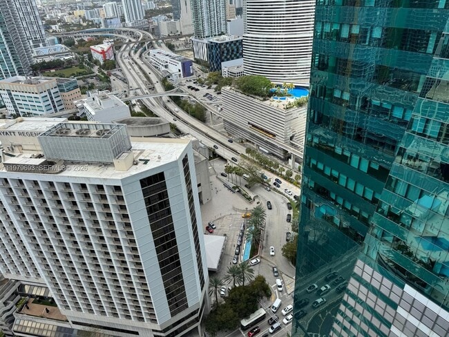 Building Photo - 200 Biscayne Blvd Way