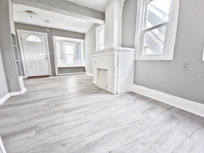 Building Photo - 1051 Barret Ave