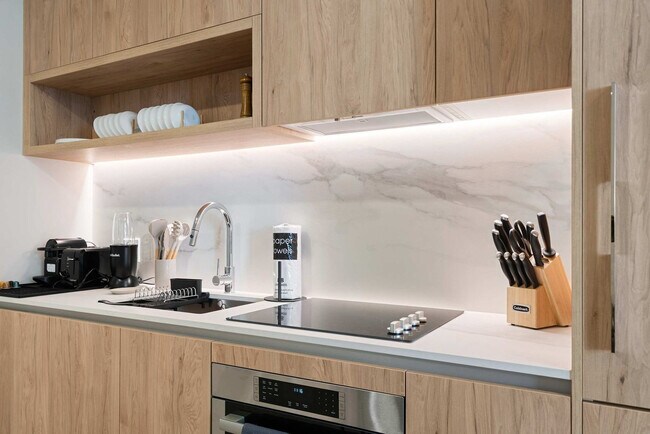 Building Photo - 11 NE 6th St