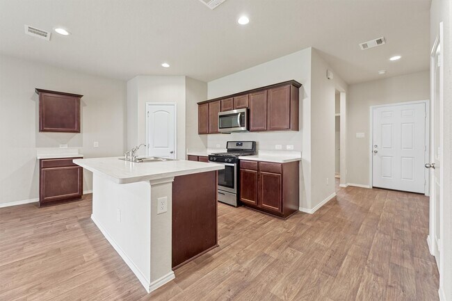 Building Photo - 21143 Waze Lewis Dr
