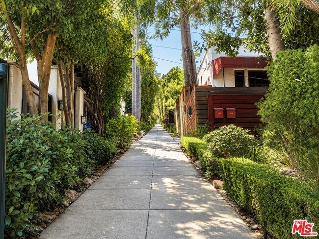 Building Photo - 6853 Alta Loma Terrace