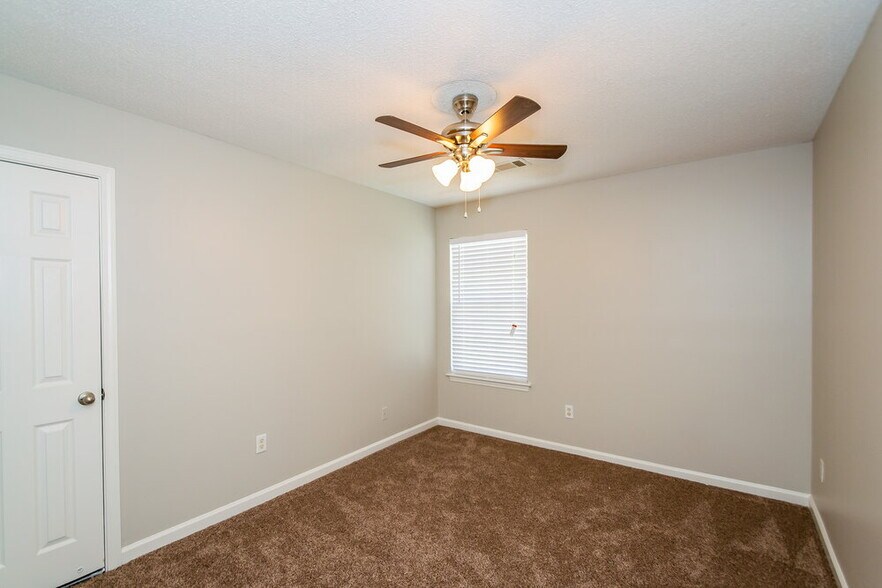 Building Photo - 225 Magnolia Garden Ln