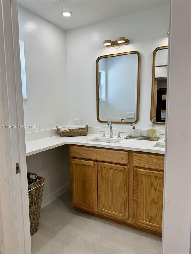 Building Photo - 625 Whippoorwill Terrace