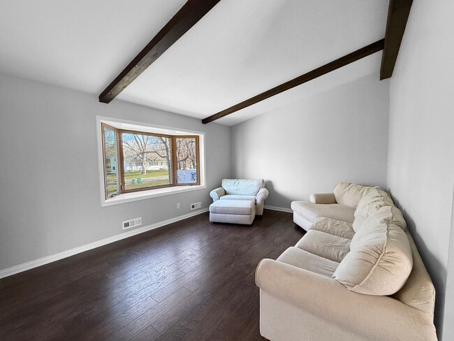 Building Photo - 25715 Wildrose Ln