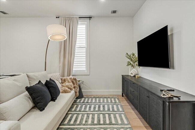 Building Photo - 97-99 Zabriskie St