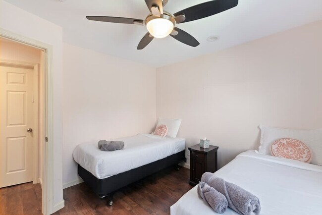 Building Photo - 17055 Rock Rd