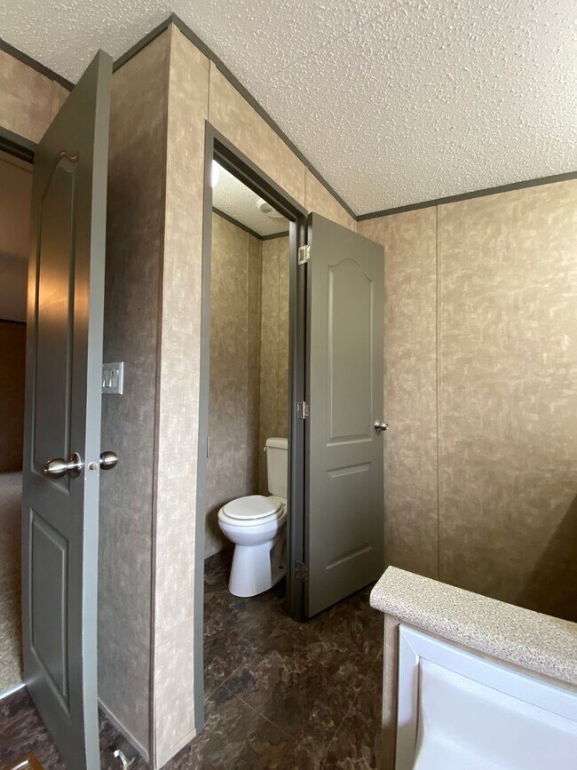 Building Photo - 40 Restful Pl