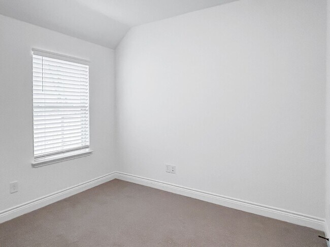 Building Photo - New Braunfels New Build with Office Flex Room & Designer Finishes