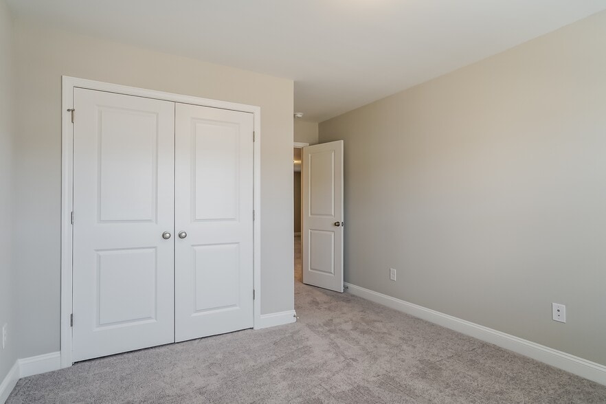 Building Photo - 7223 Bellacroft Dr