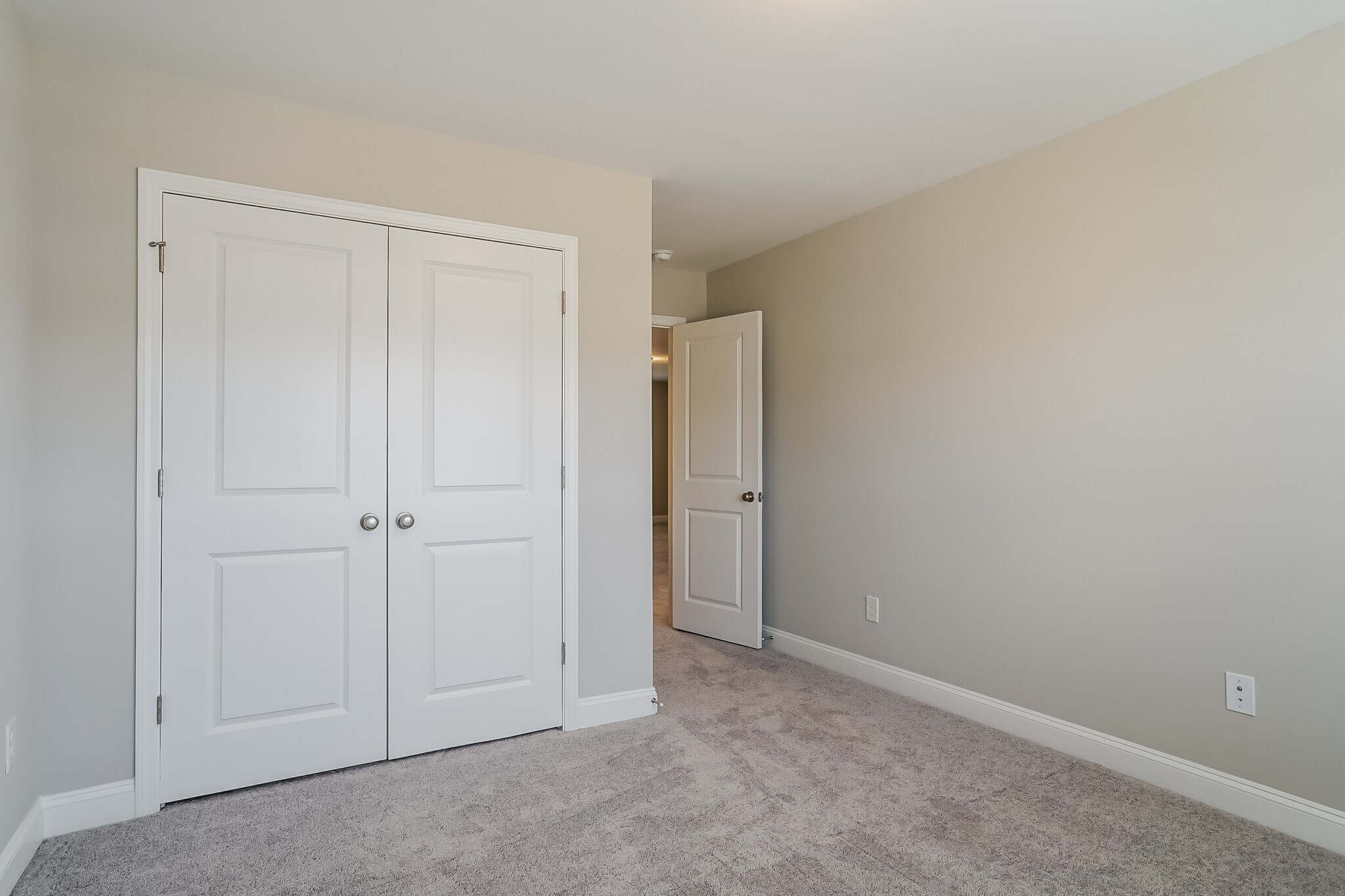 Building Photo - 7223 Bellacroft Dr