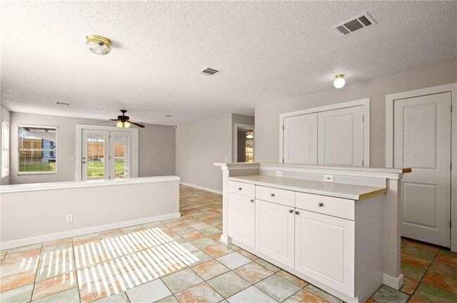 Building Photo - 185 Segovia Way