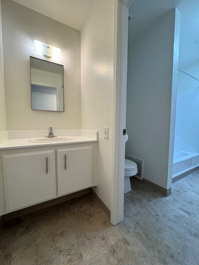 Building Photo - Penthouse Living in Ventura Keys – Harbor Village Condo