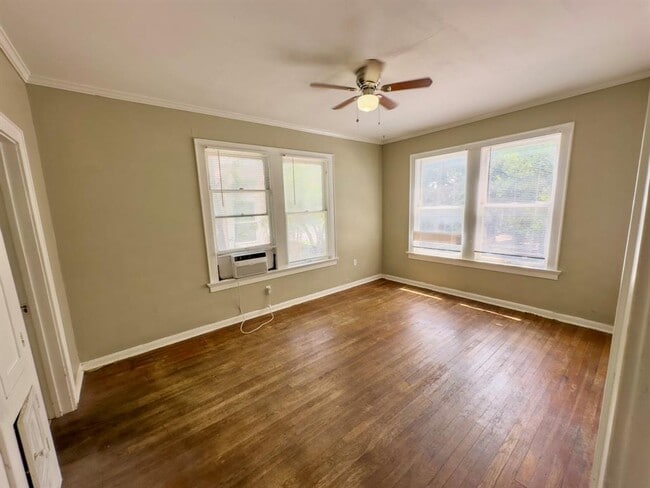 Building Photo - 202 E 31st St