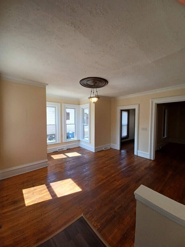 Building Photo - 119 N Longwood St