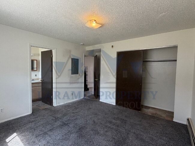 Building Photo - 1 Bed 1 Bath Apartment