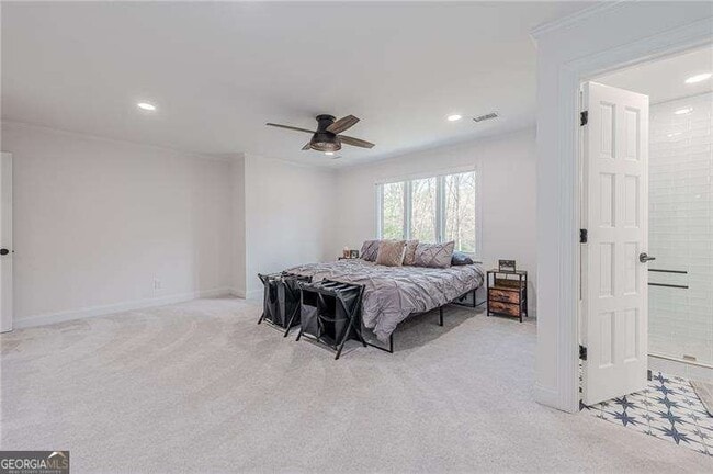 Building Photo - 4562 Columns Dr SE