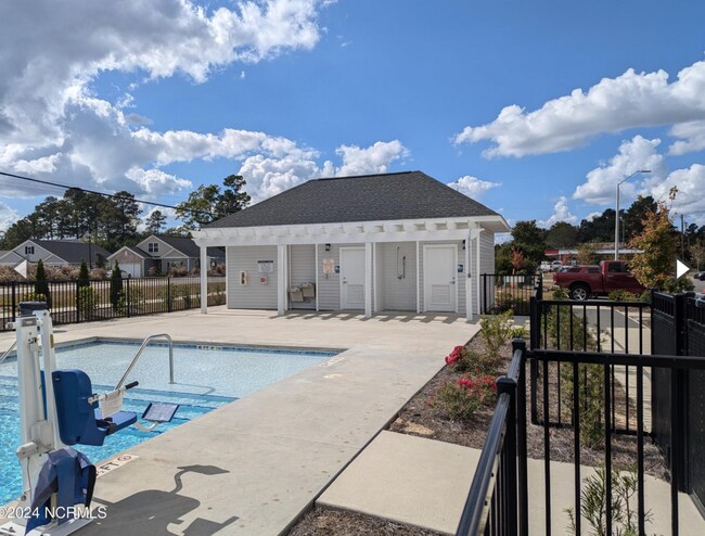 Building Photo - Village of Skylars Cove - 5630-302