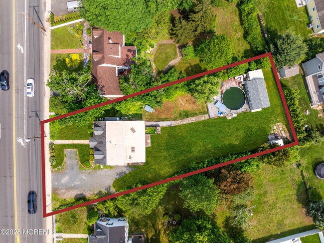 Building Photo - 324 Cedar Ave