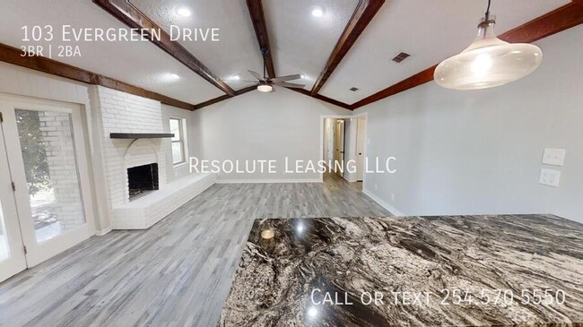 Building Photo - Renovated Harker Heights Gem – Stylish Liv...