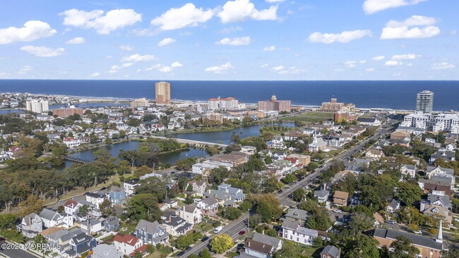 Building Photo - 601 4th Ave