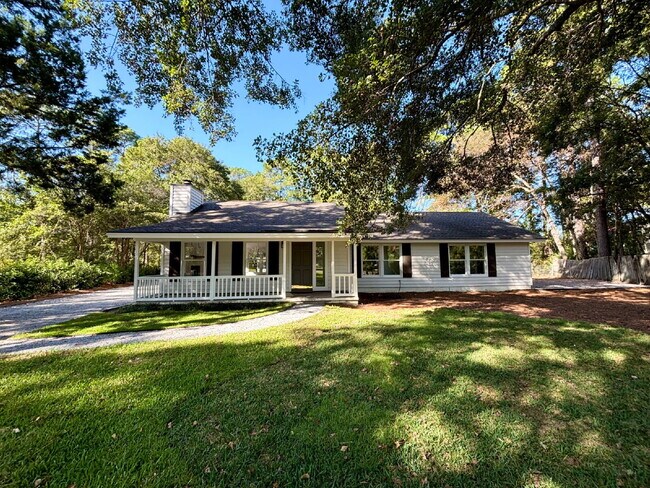 Primary Photo - Completely Remodeled Ranch Style Home in t...