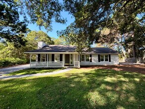 Building Photo - Completely Remodeled Ranch Style Home in the Heart of Downtown Bluffton and no HOA!