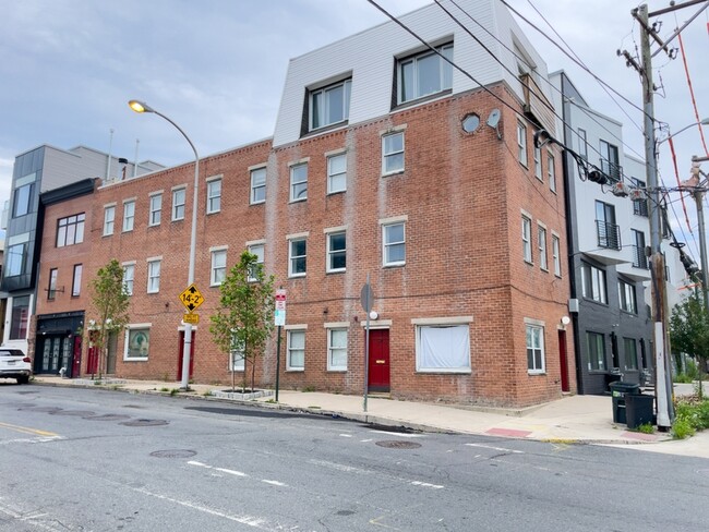 Building Photo - 400 N Front St
