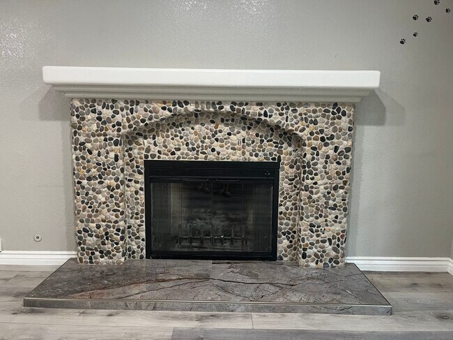 Building Photo - 12580 Fairoaks Ln