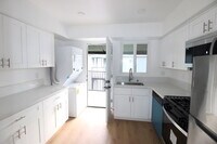 Building Photo - 9009 Ramsgate Ave
