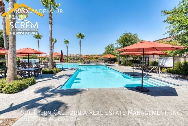 Building Photo - Updated Two Bedroom Detached Home in Gated...