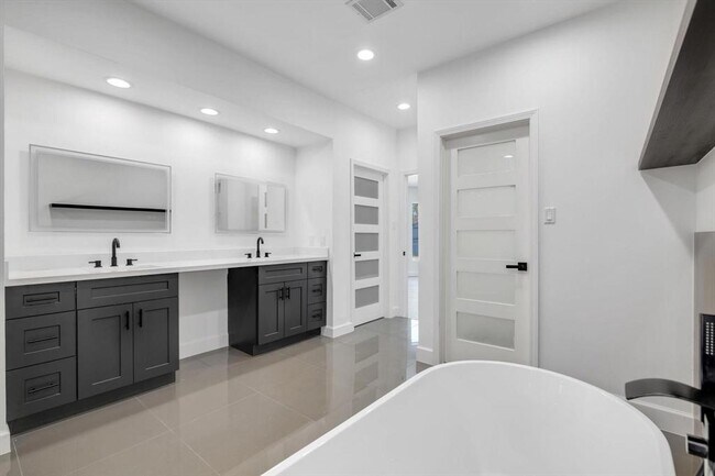 Building Photo - 12564 Memorial Dr
