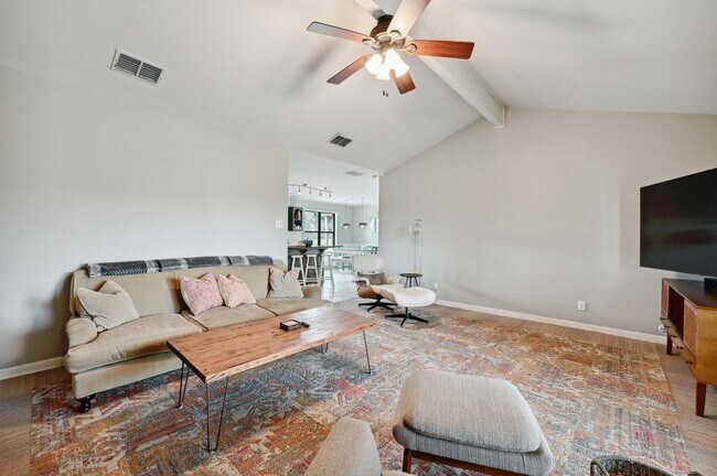 Building Photo - 9209 Rock Way Dr