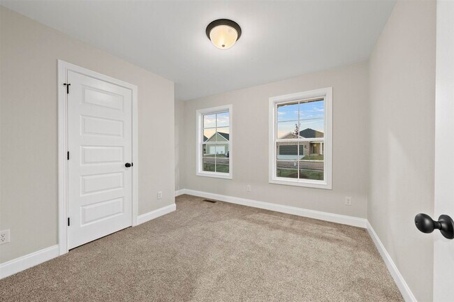 Building Photo - 722 Sheldrake Ln